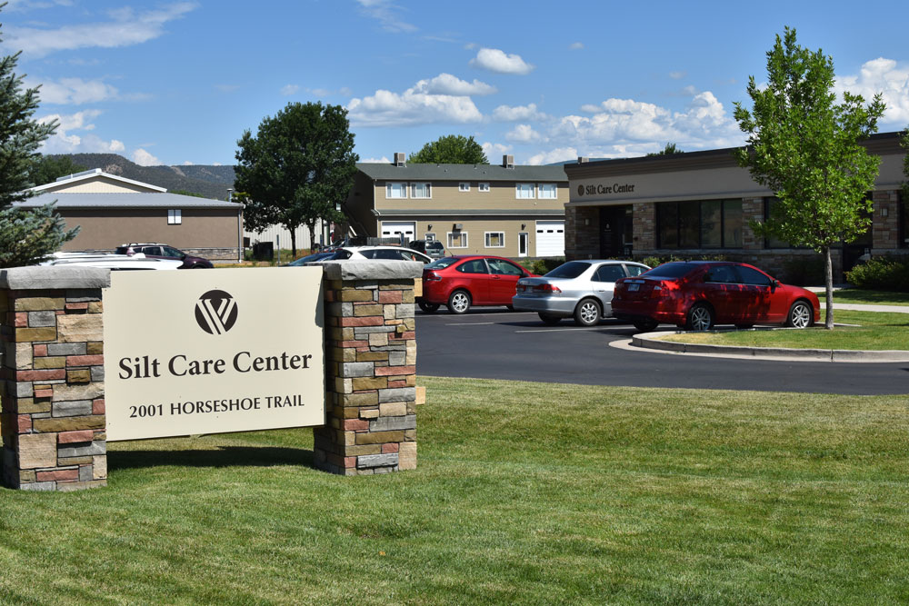 Exterior of Silt Healthcare building and signage